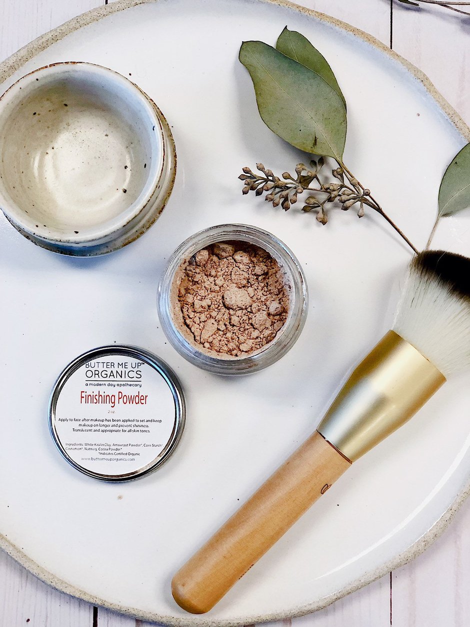 Organinės apdailos pudros fiksacija